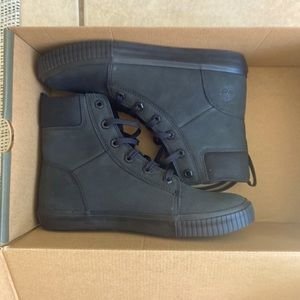 Timberland Skyla Bay 6 in Boot, Black 8.5M